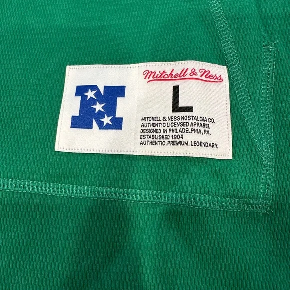 Mitchell & Ness Philadelphia Eagles pullover with Logo Patch - Picture 3 of 6